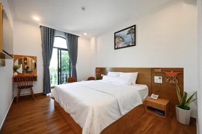 Ly Ly Luxury Hotel – Foto’s 7