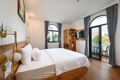 Ly Ly Luxury Hotel – Foto’s 8