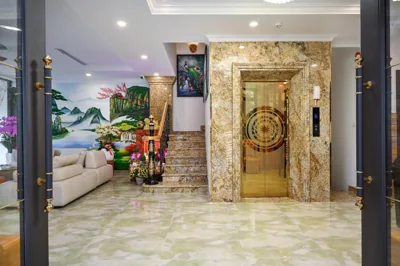 Ly Ly Luxury Hotel – Foto’s 10